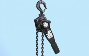 手扳葫蘆在電力作業(yè)中輔助更換絕緣子
